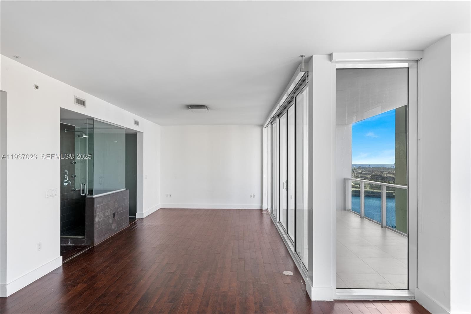 1040 Biscayne Blvd # 4108, Miami FL 33132 — 9