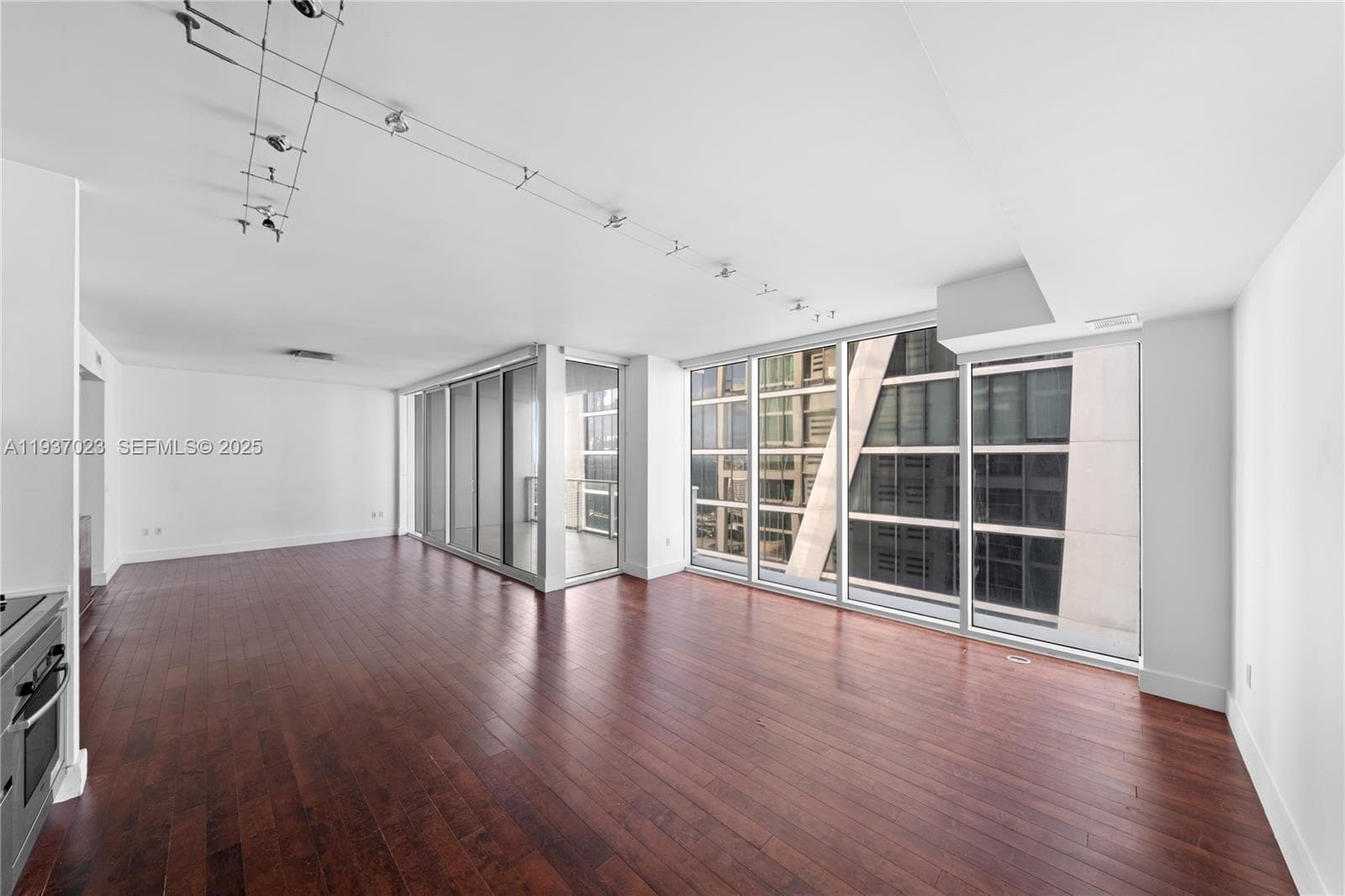 1040 Biscayne Blvd # 4108, Miami FL 33132 — 11