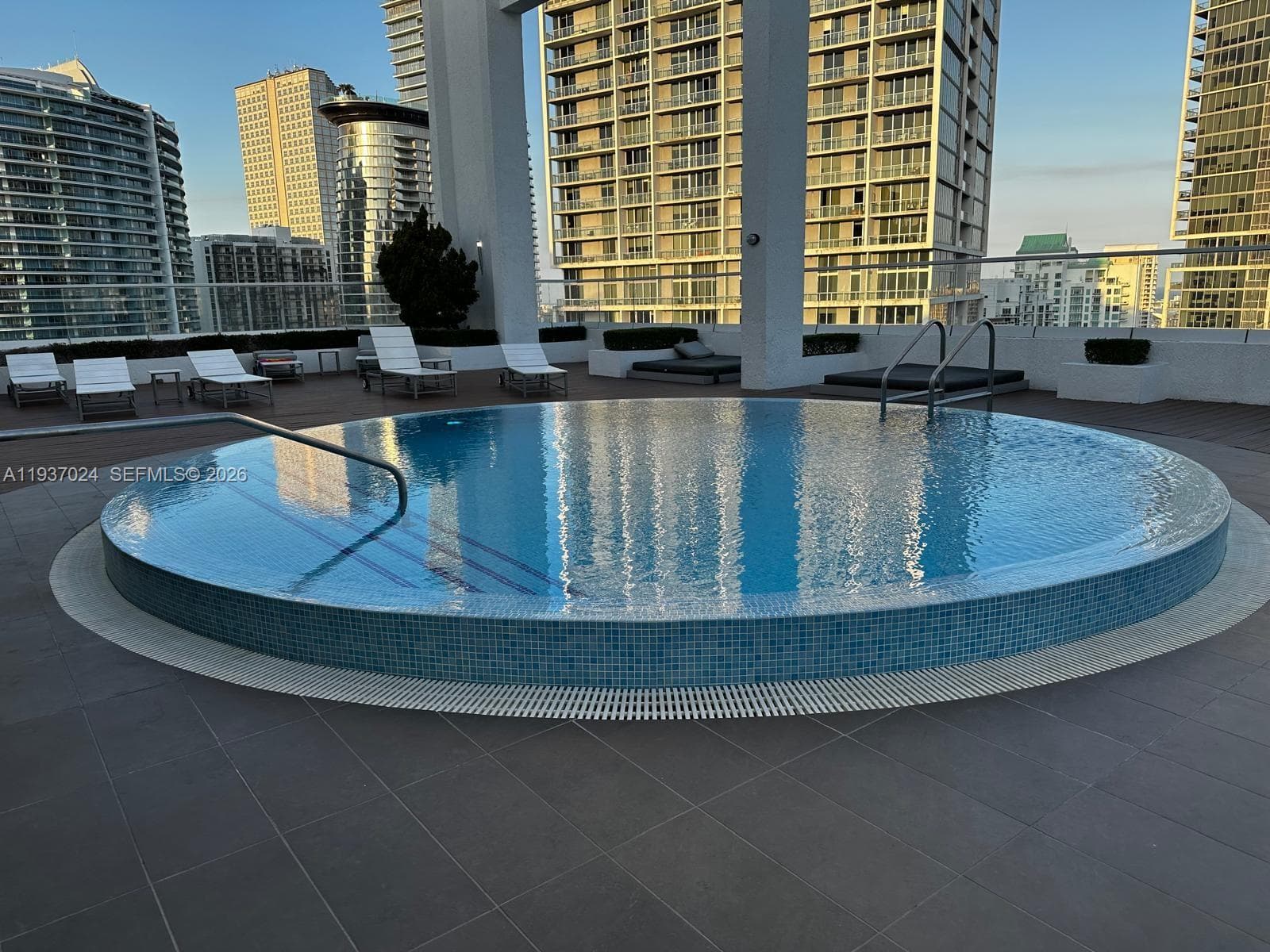 500 Brickell Ave # 3307, Miami FL 33131 — 24