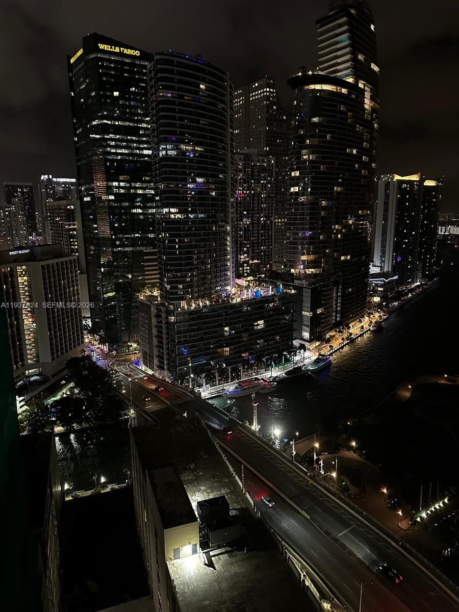 500 Brickell Ave # 3307, Miami FL 33131 — 30