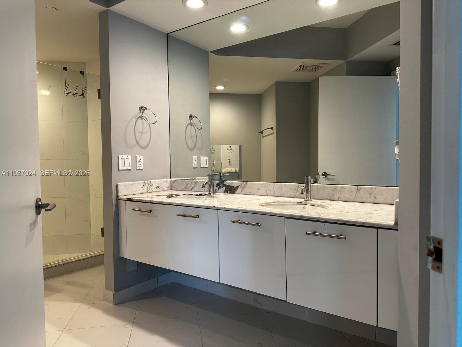 500 Brickell Ave # 3307, Miami FL 33131 — 18