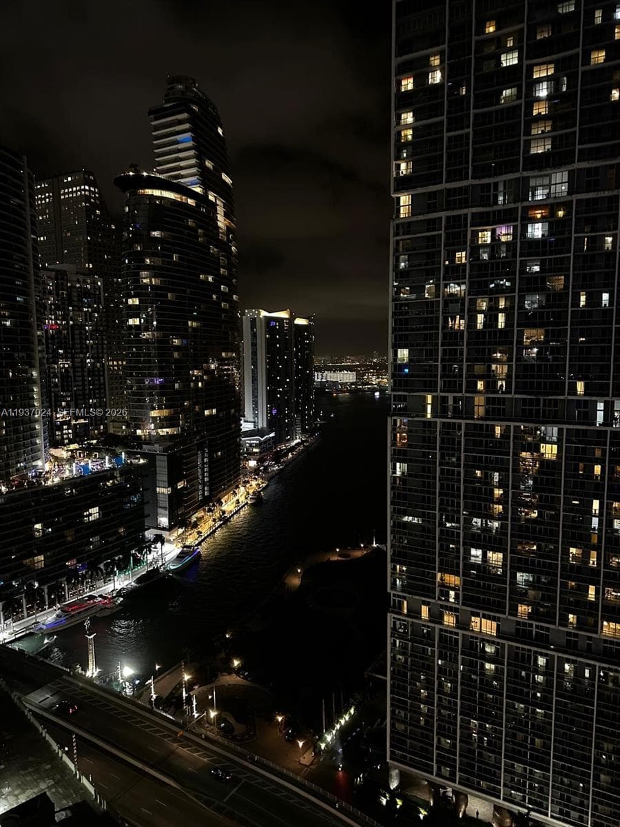 500 Brickell Ave # 3307, Miami FL 33131 — 31