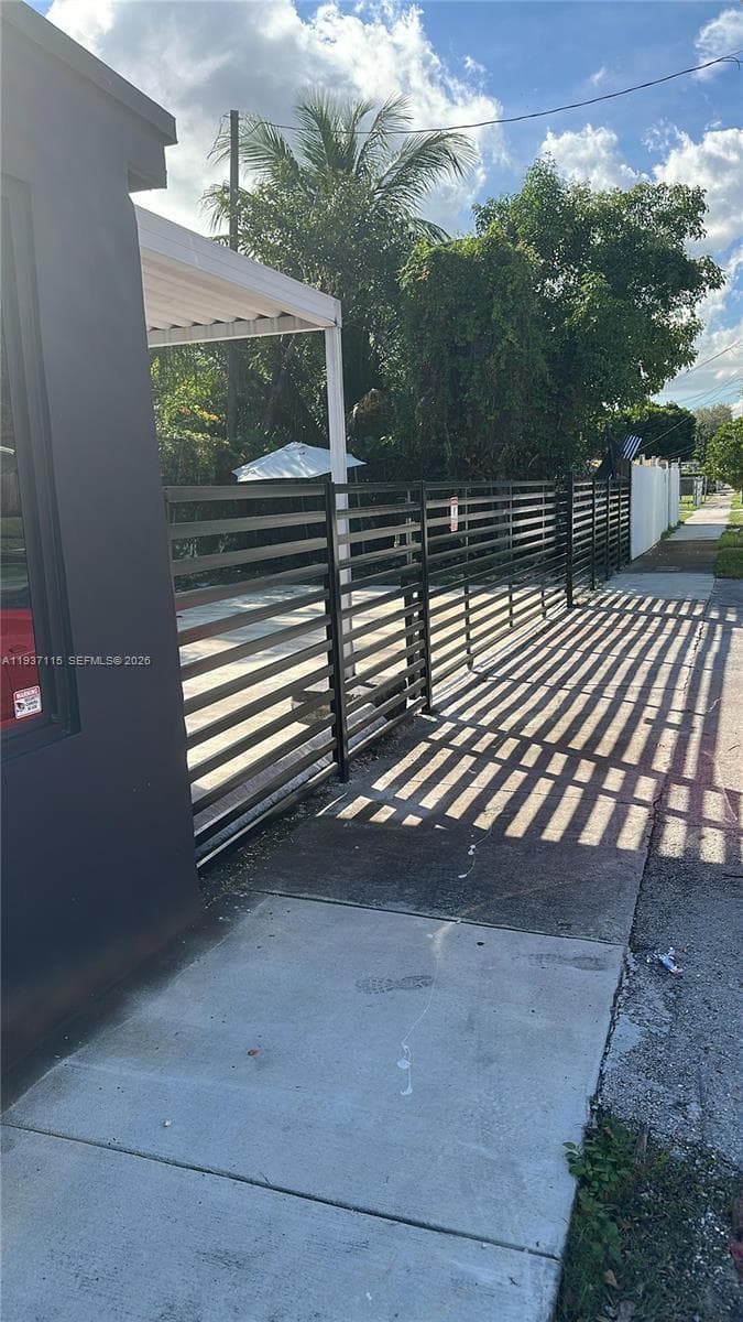 4340 NW 7th Ave, Miami FL 33127 — 3