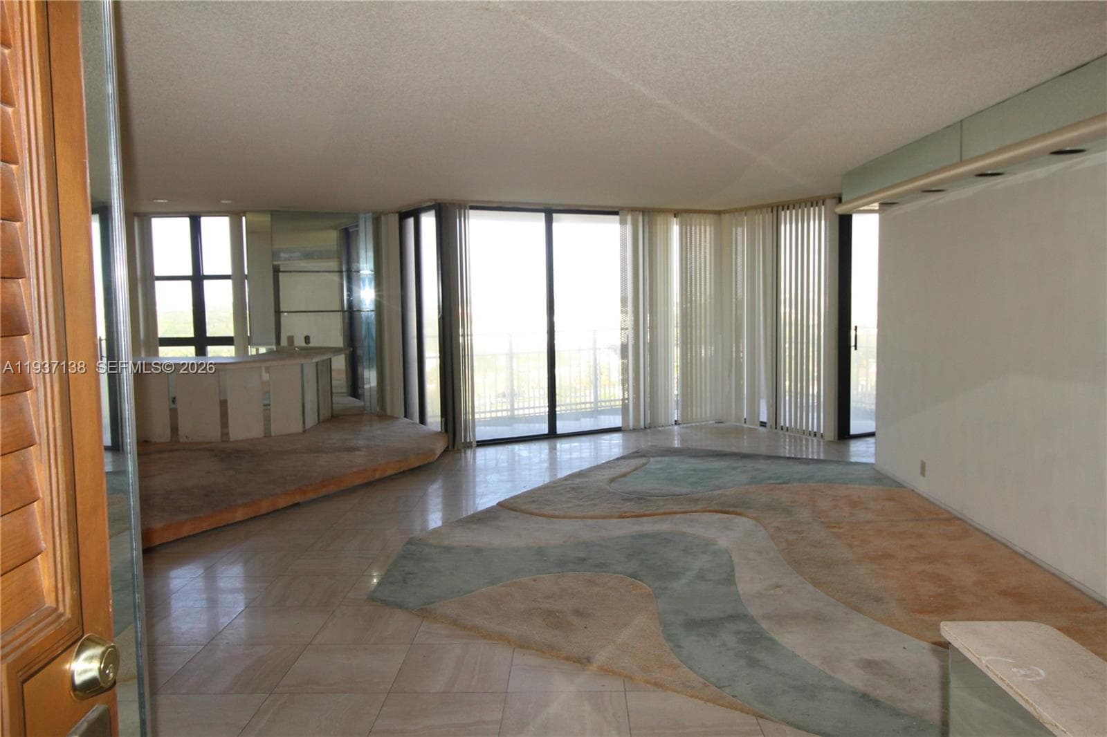 1000 Quayside Ter # 1807, Miami FL 33138 — 2
