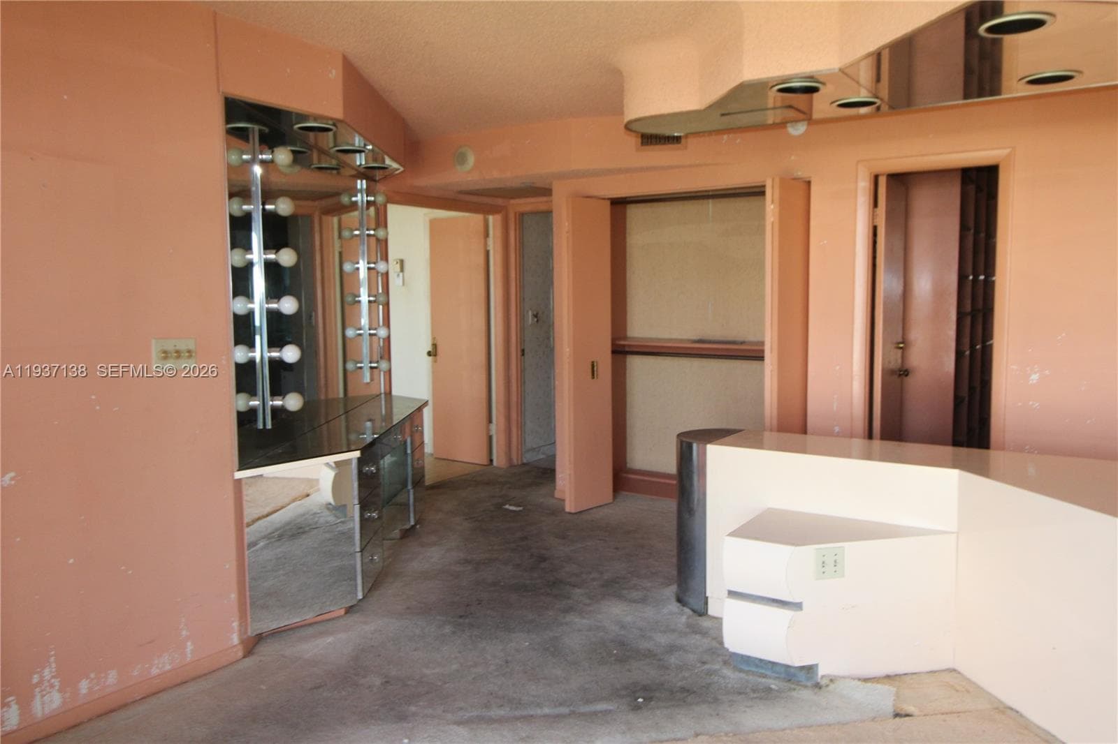 1000 Quayside Ter # 1807, Miami FL 33138 — 10