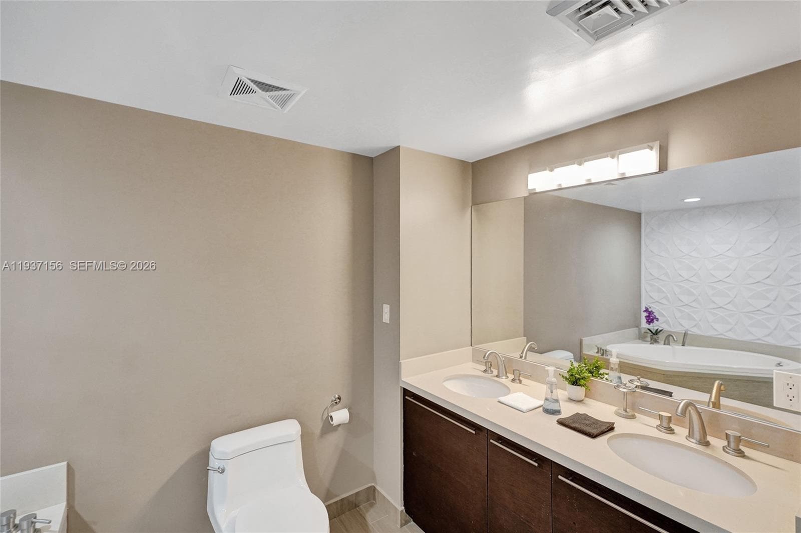 7930 East Dr # 1806, North Bay Village FL 33141 — 25