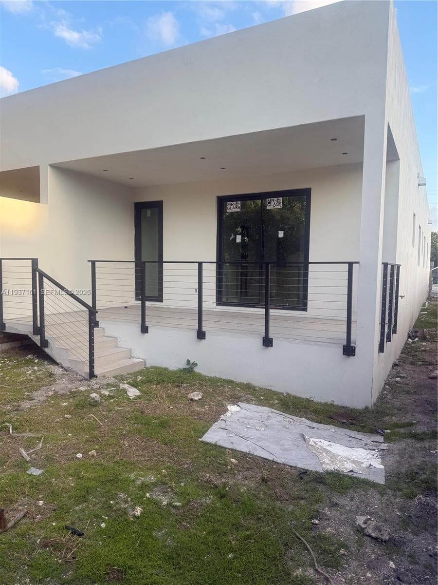 1730 NW 16th St, Miami FL 33125 — 3
