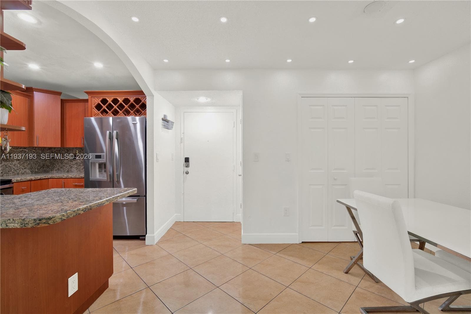 5665 W 20th Ave # 415, Hialeah FL 33012 — 6