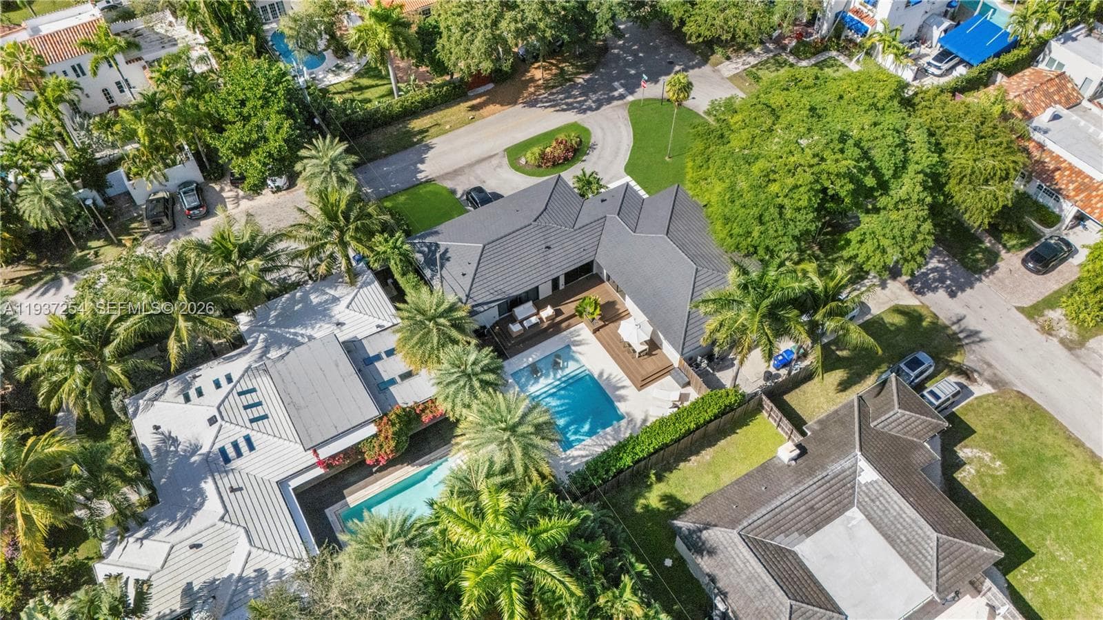 800 NE 72nd St, Miami FL 33138 — 1