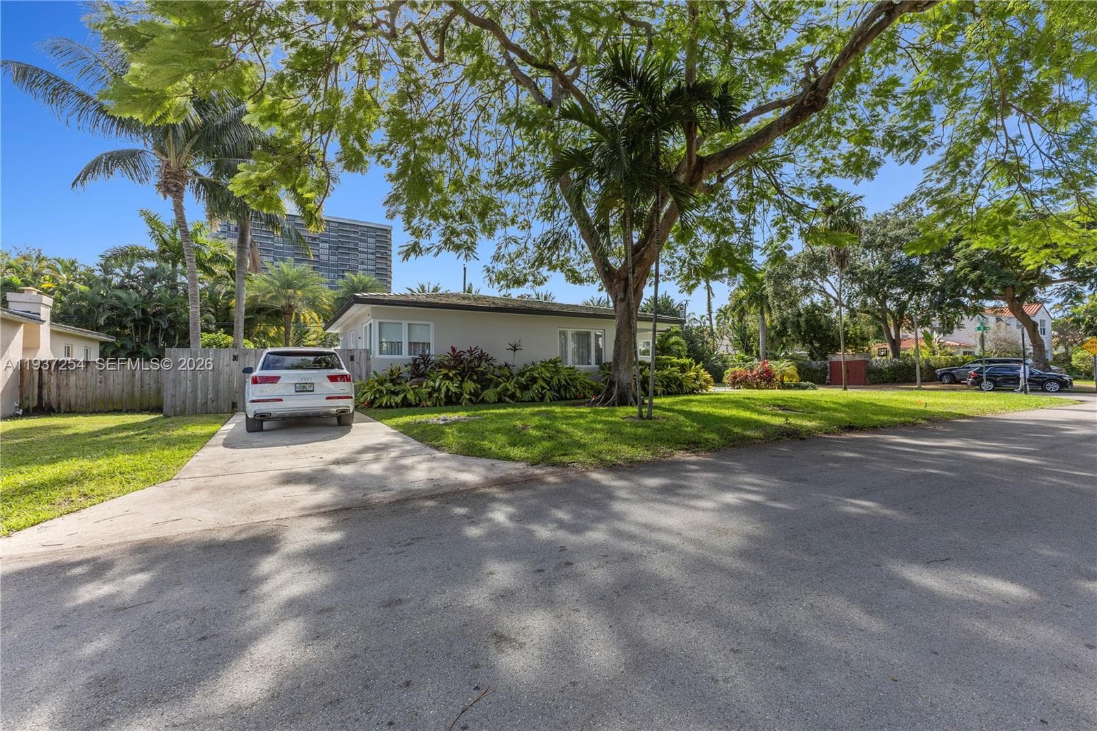 800 NE 72nd St, Miami FL 33138 — 38