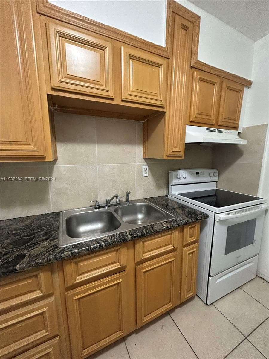 1220 NE 110th Ter # B, Miami FL 33161 — 1