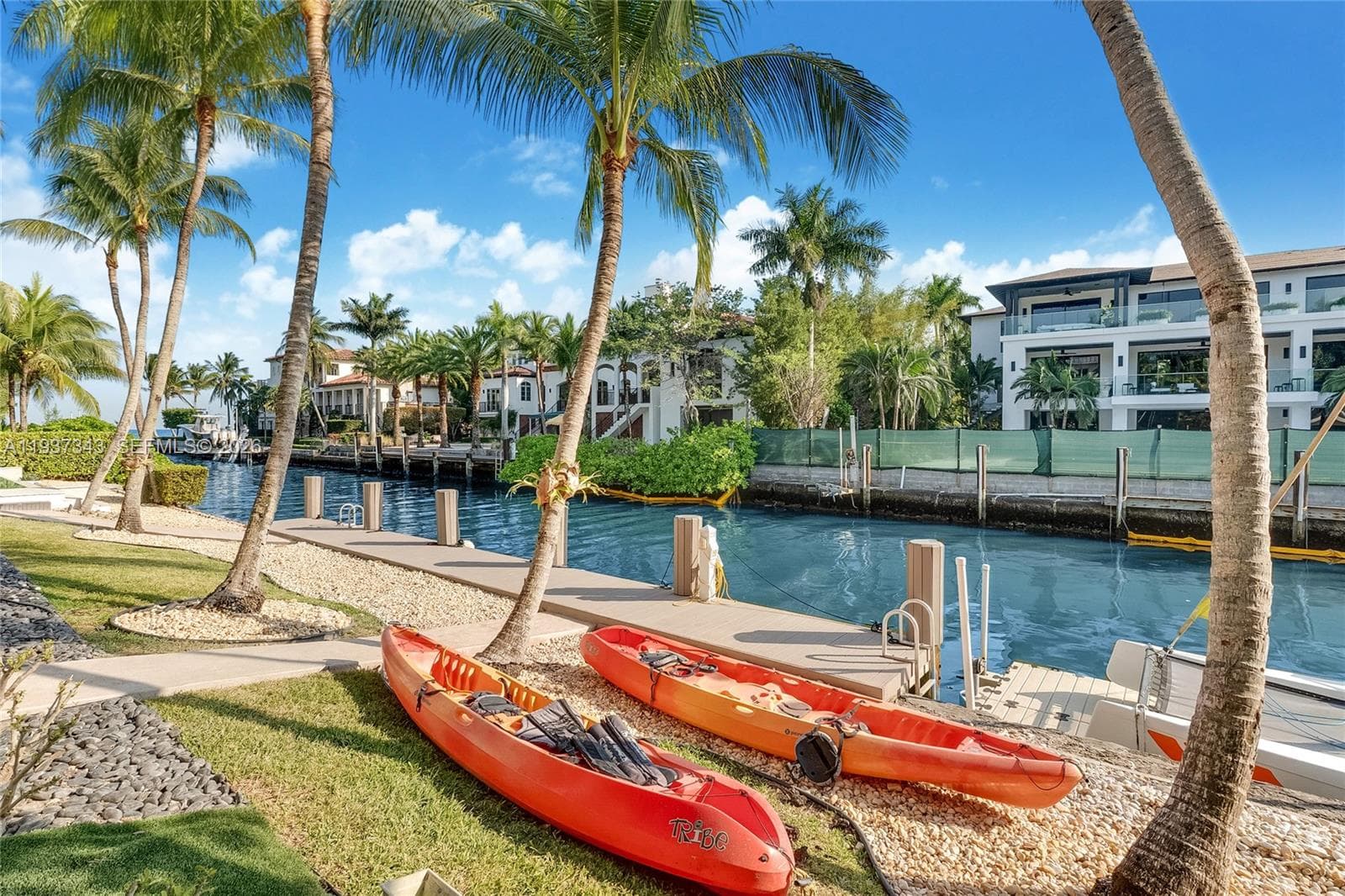 3835 Carole Ct, Miami FL 33133 — 23