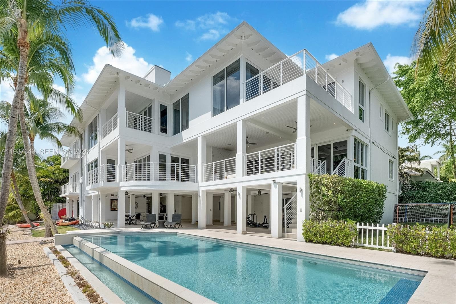 3835 Carole Ct, Miami FL 33133 — 6