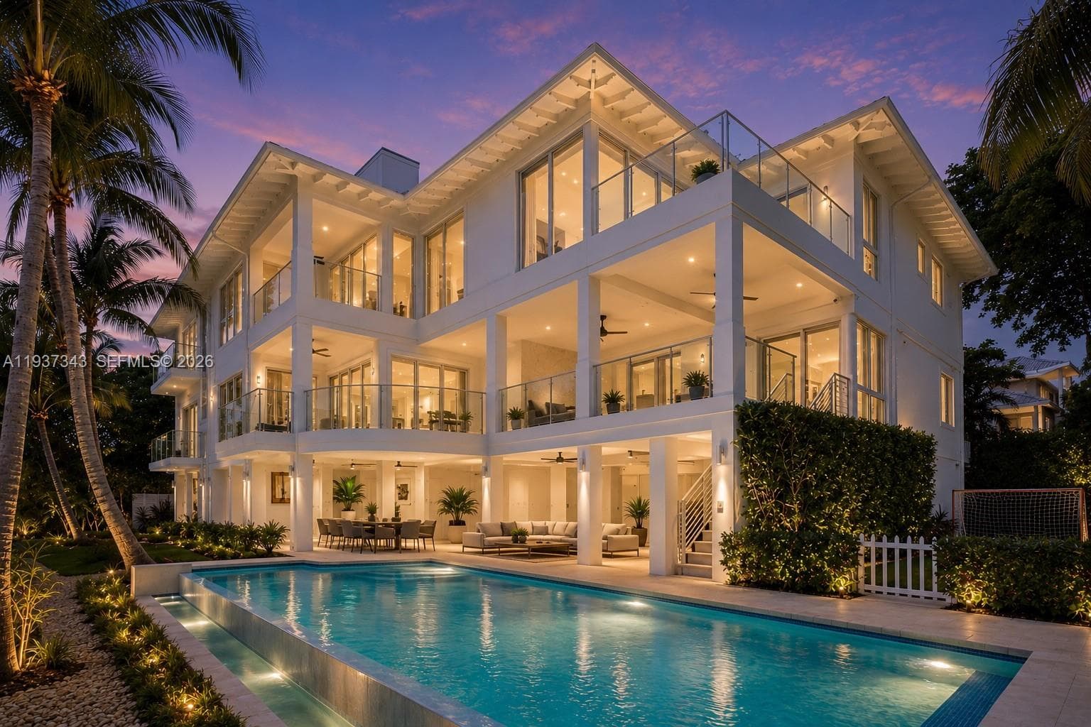3835 Carole Ct, Miami FL 33133 — 5