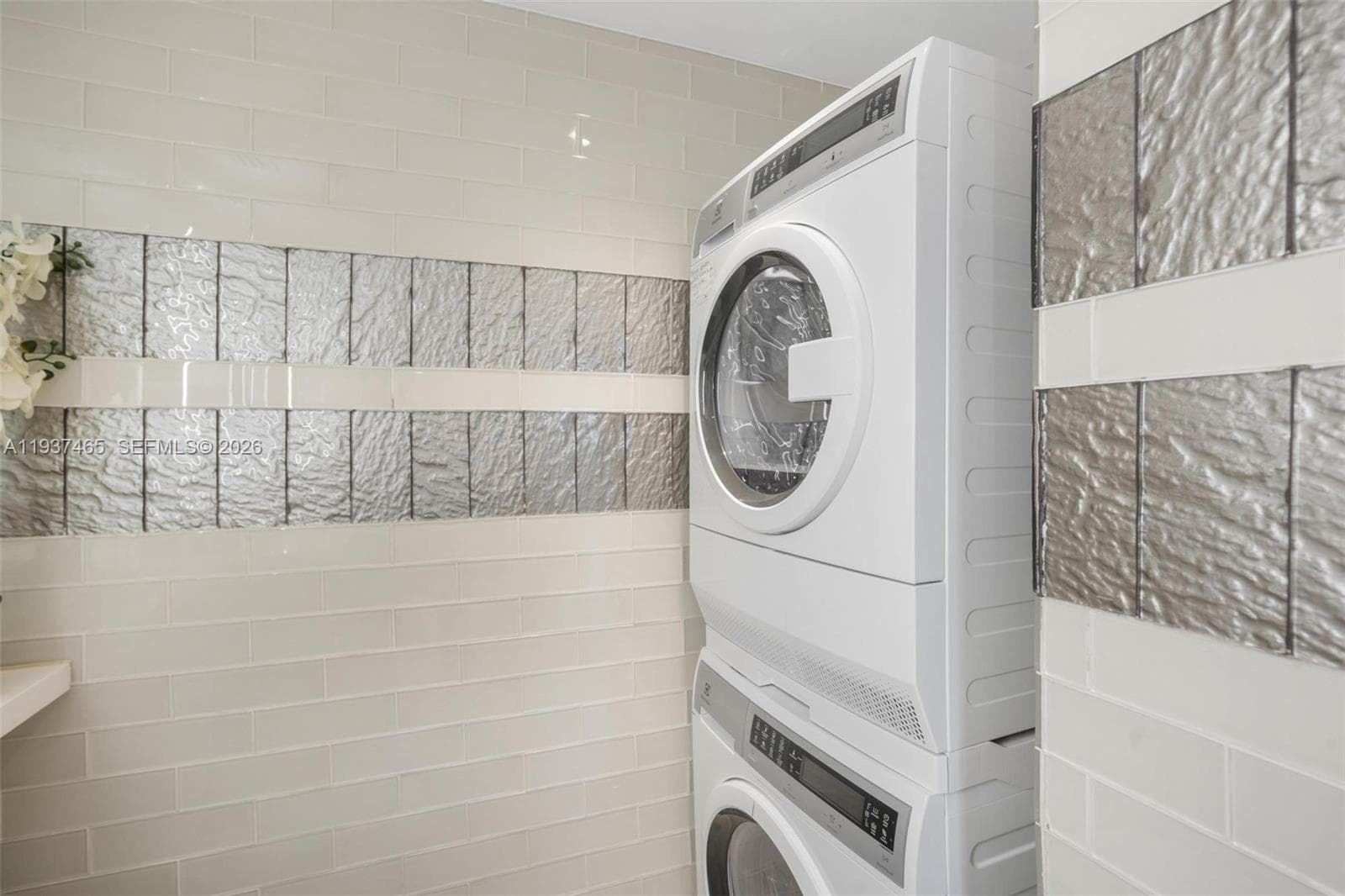 5225 Collins Ave # 1221, Miami Beach FL 33140 — 72