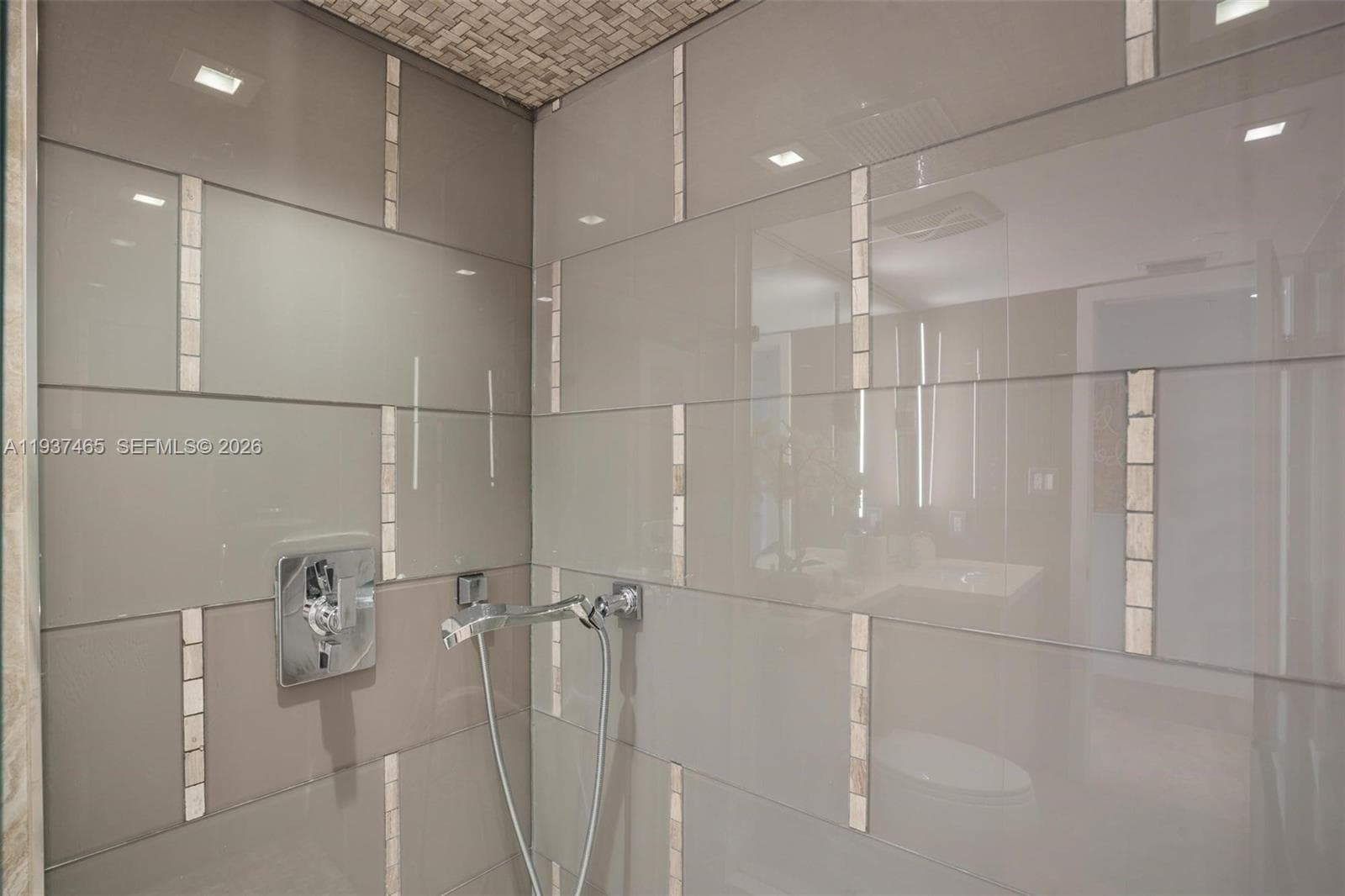 5225 Collins Ave # 1221, Miami Beach FL 33140 — 56