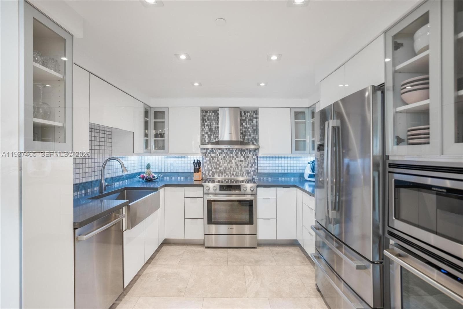5225 Collins Ave # 1221, Miami Beach FL 33140 — 46
