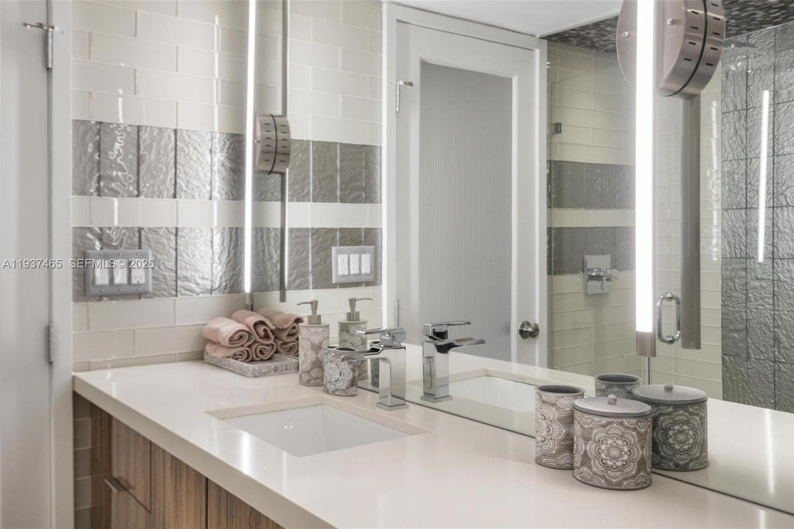5225 Collins Ave # 1221, Miami Beach FL 33140 — 67