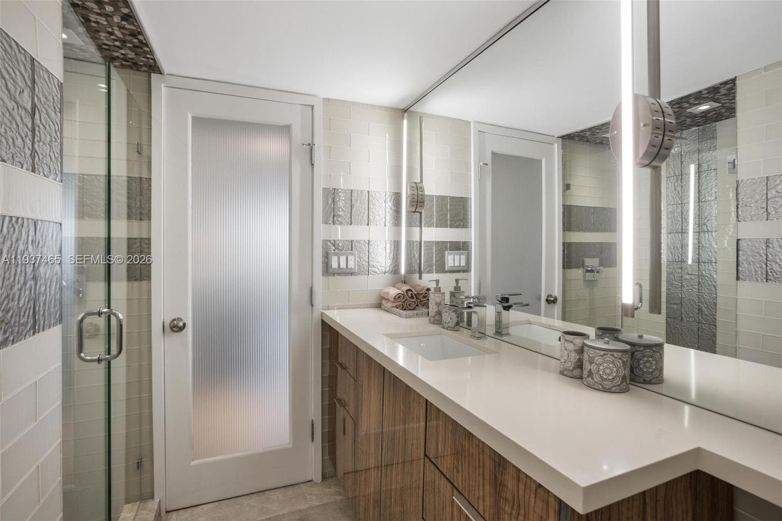5225 Collins Ave # 1221, Miami Beach FL 33140 — 66