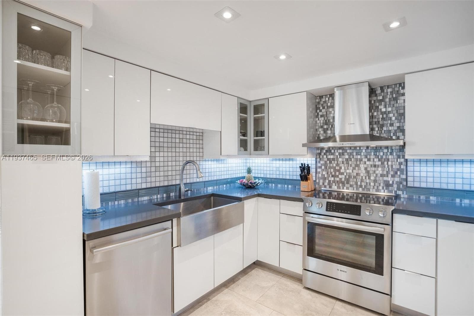 5225 Collins Ave # 1221, Miami Beach FL 33140 — 49