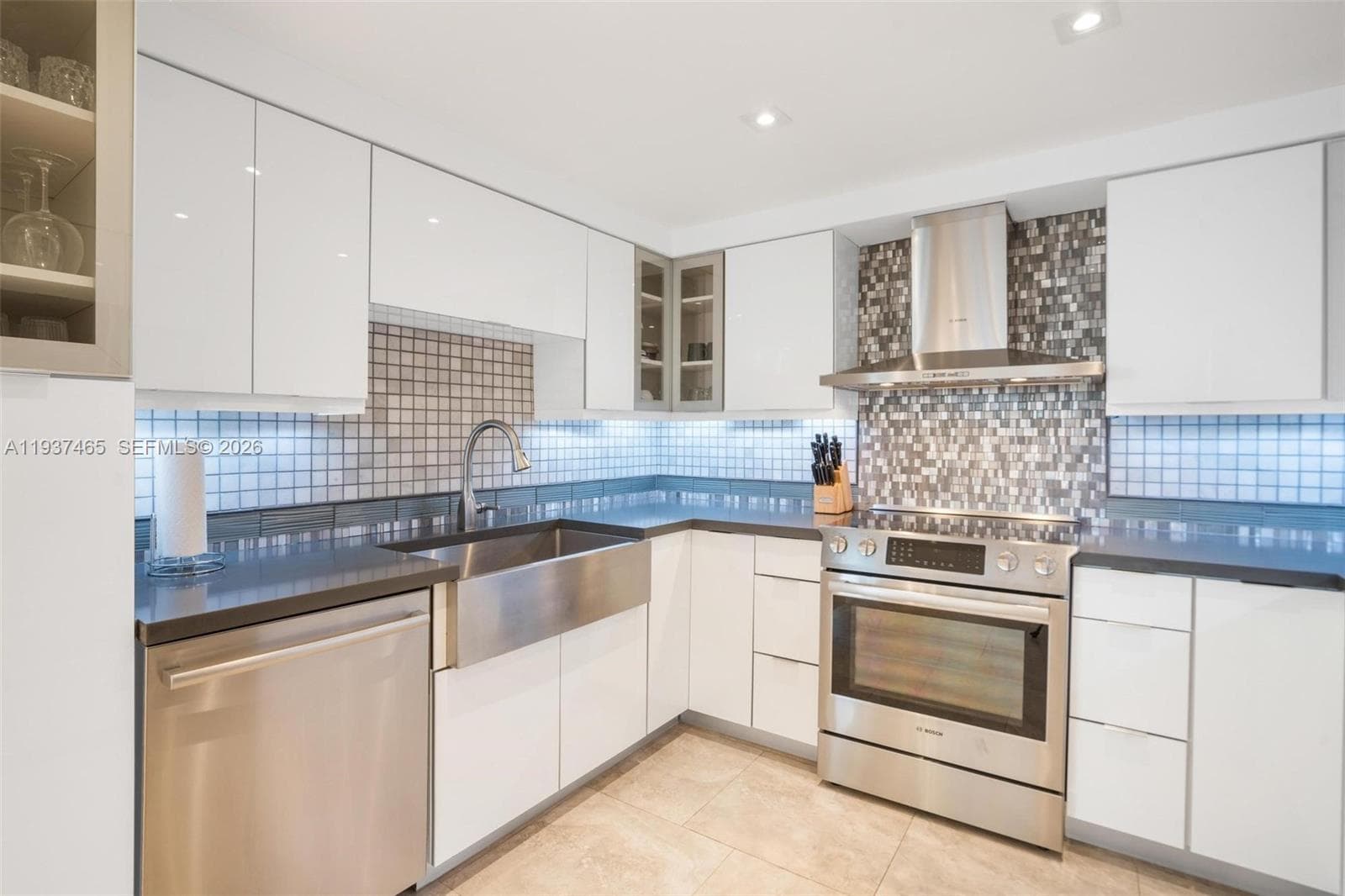 5225 Collins Ave # 1221, Miami Beach FL 33140 — 45