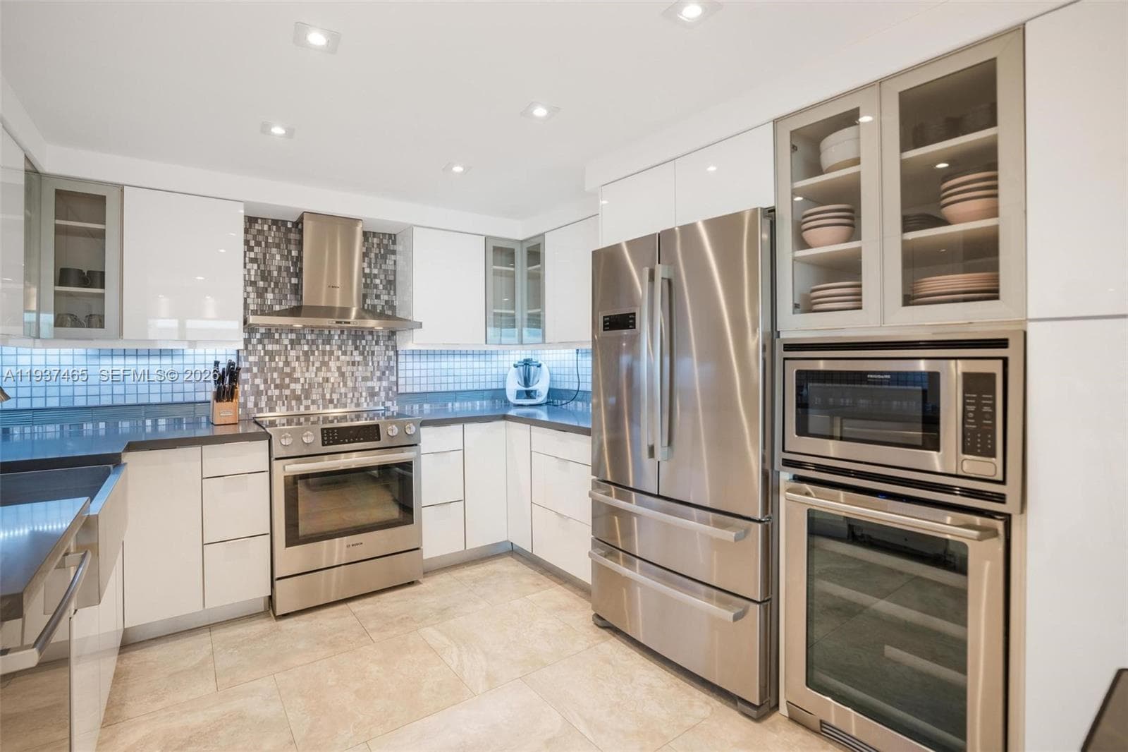 5225 Collins Ave # 1221, Miami Beach FL 33140 — 44