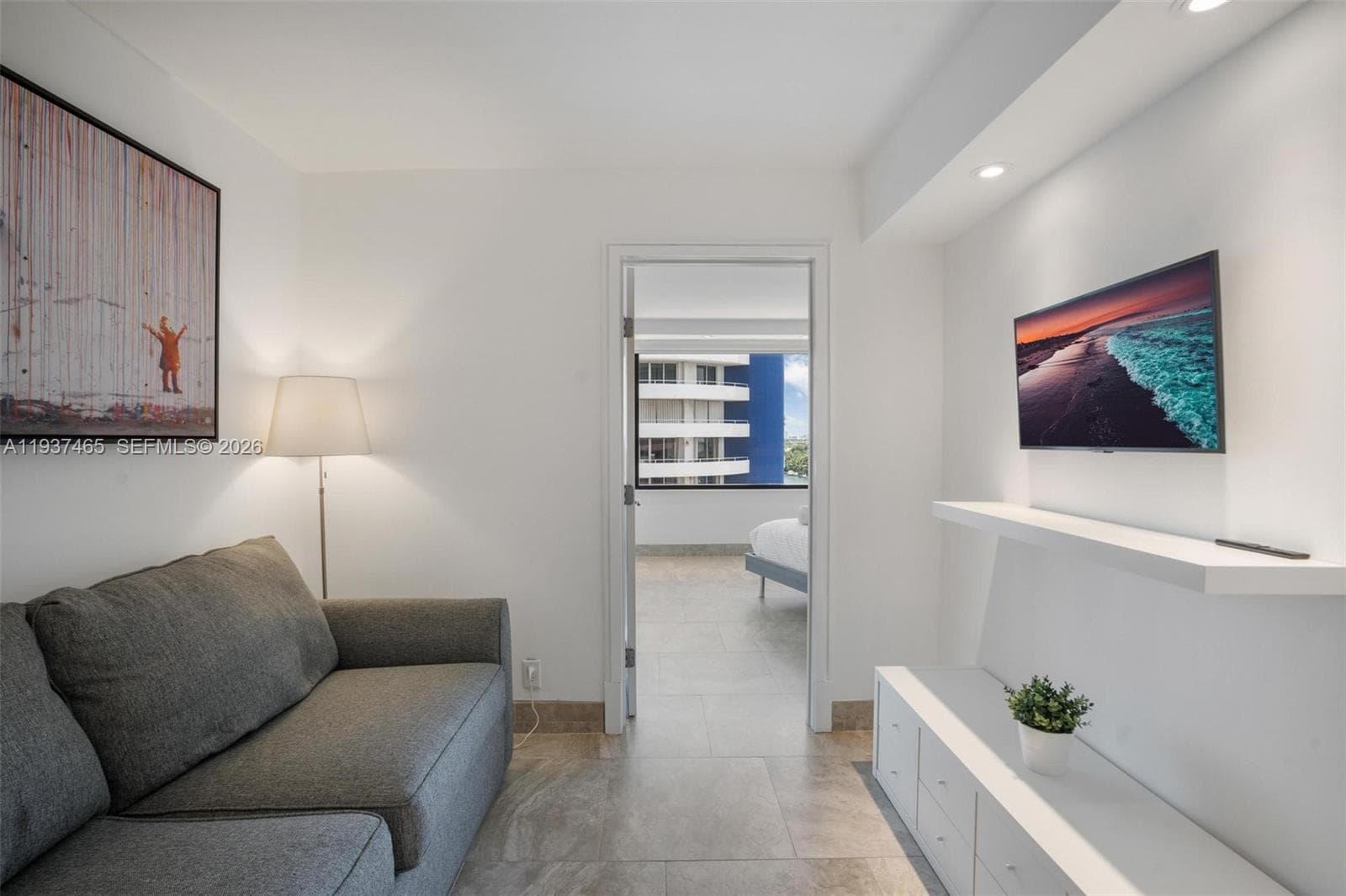 5225 Collins Ave # 1221, Miami Beach FL 33140 — 87