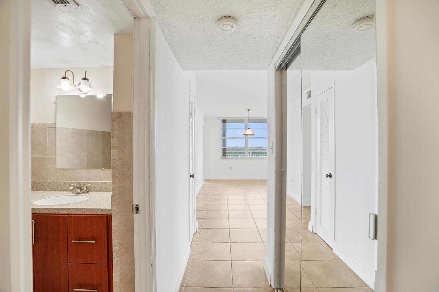 18051 Biscayne Boulevard # 1504, Aventura FL 33160 — 76