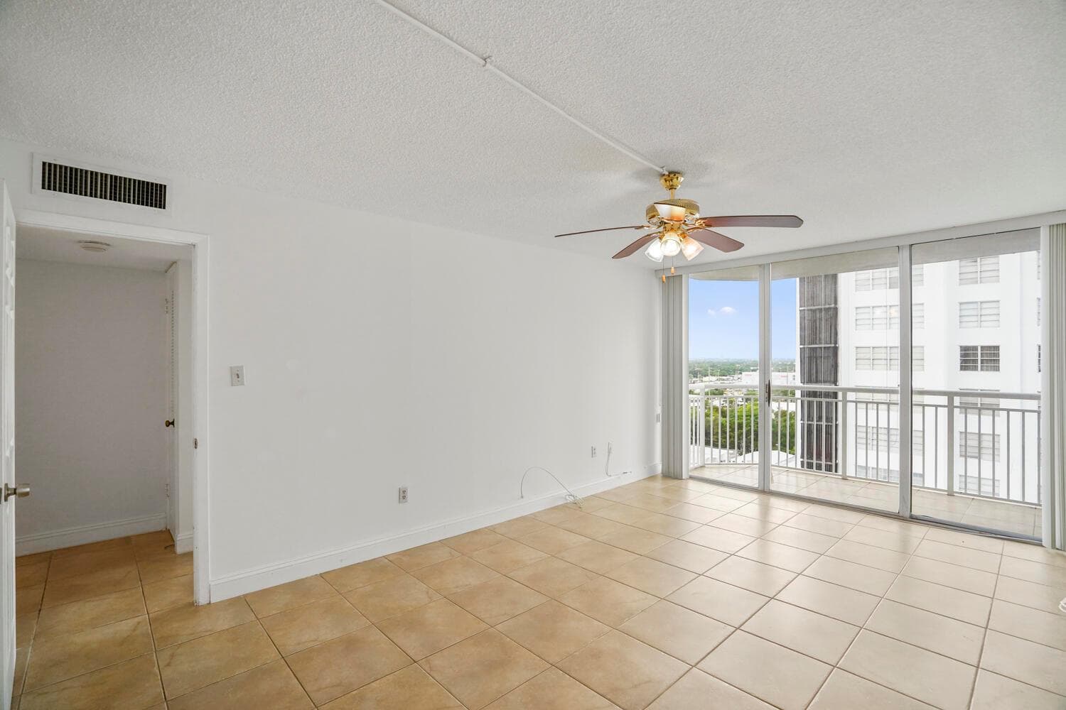 18051 Biscayne Boulevard # 1504, Aventura FL 33160 — 22