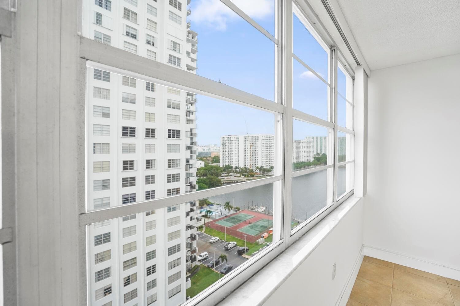 18051 Biscayne Boulevard # 1504, Aventura FL 33160 — 66