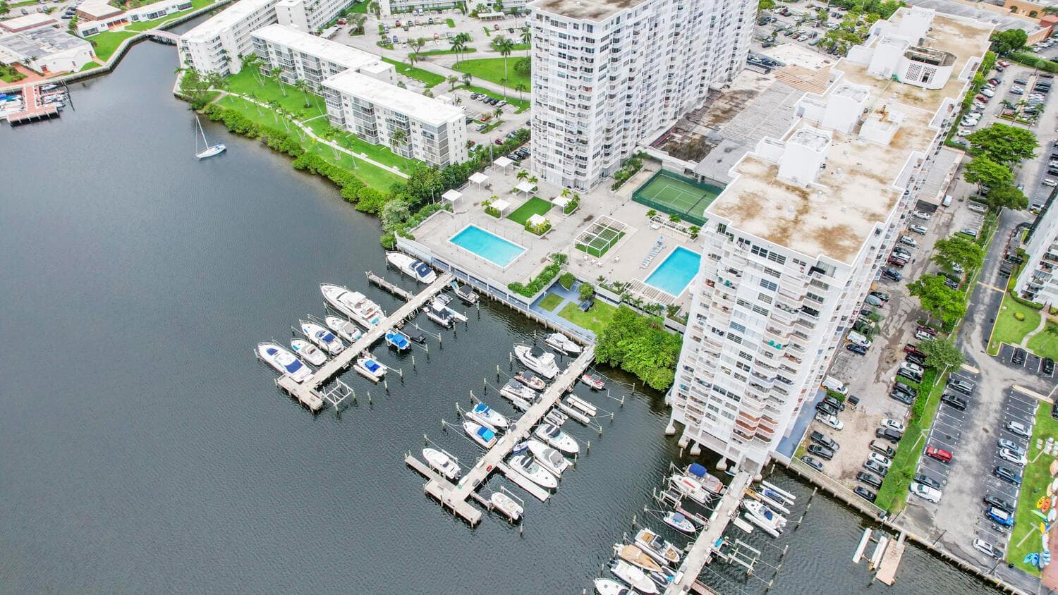 18051 Biscayne Boulevard # 1504, Aventura FL 33160 — 84