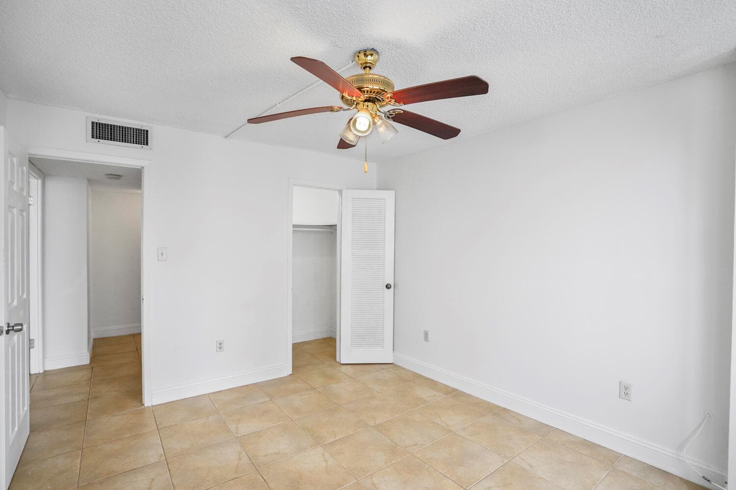 18051 Biscayne Boulevard # 1504, Aventura FL 33160 — 28