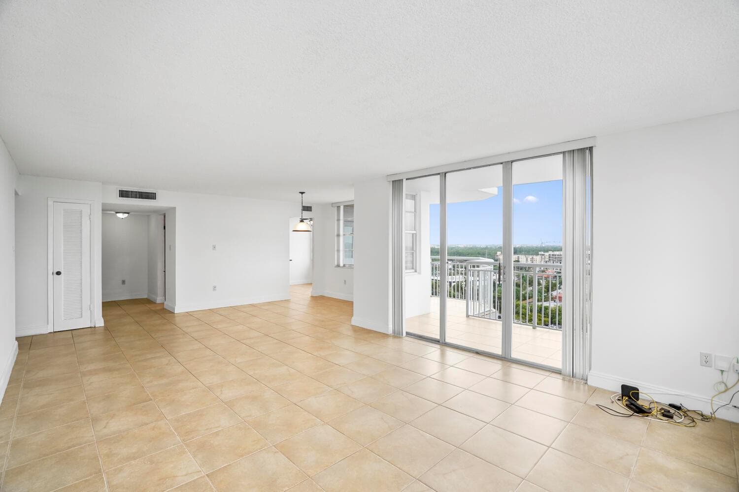 18051 Biscayne Boulevard # 1504, Aventura FL 33160 — 5