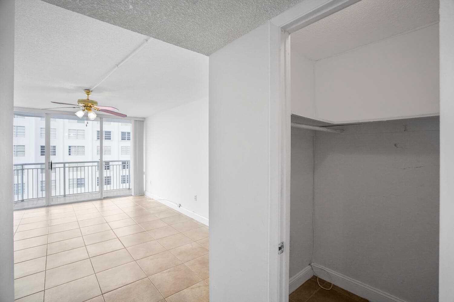 18051 Biscayne Boulevard # 1504, Aventura FL 33160 — 24