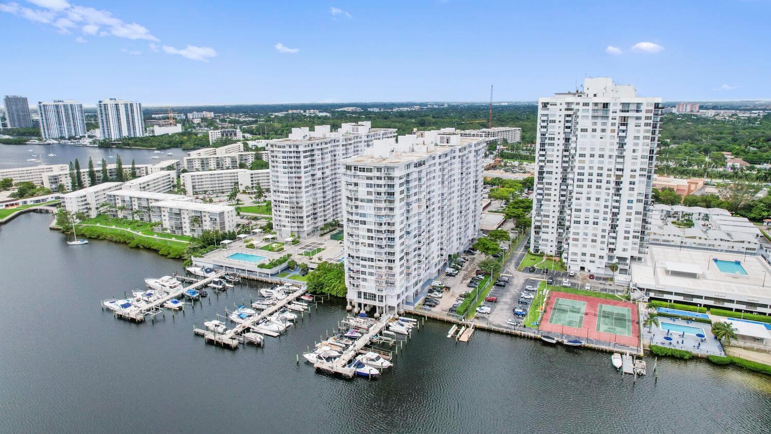 18051 Biscayne Boulevard # 1504, Aventura FL 33160 — 82