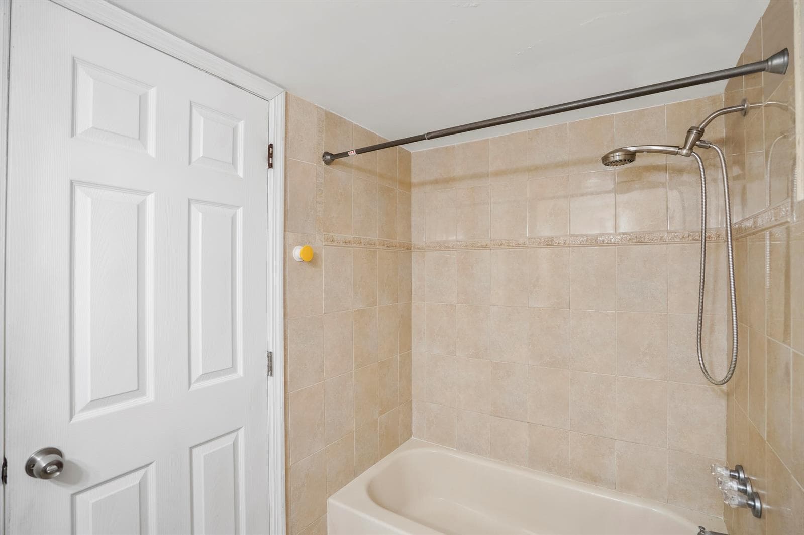 18051 Biscayne Boulevard # 1504, Aventura FL 33160 — 33