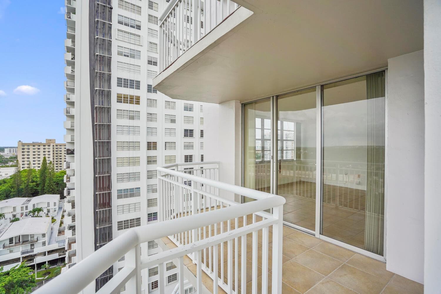 18051 Biscayne Boulevard # 1504, Aventura FL 33160 — 64
