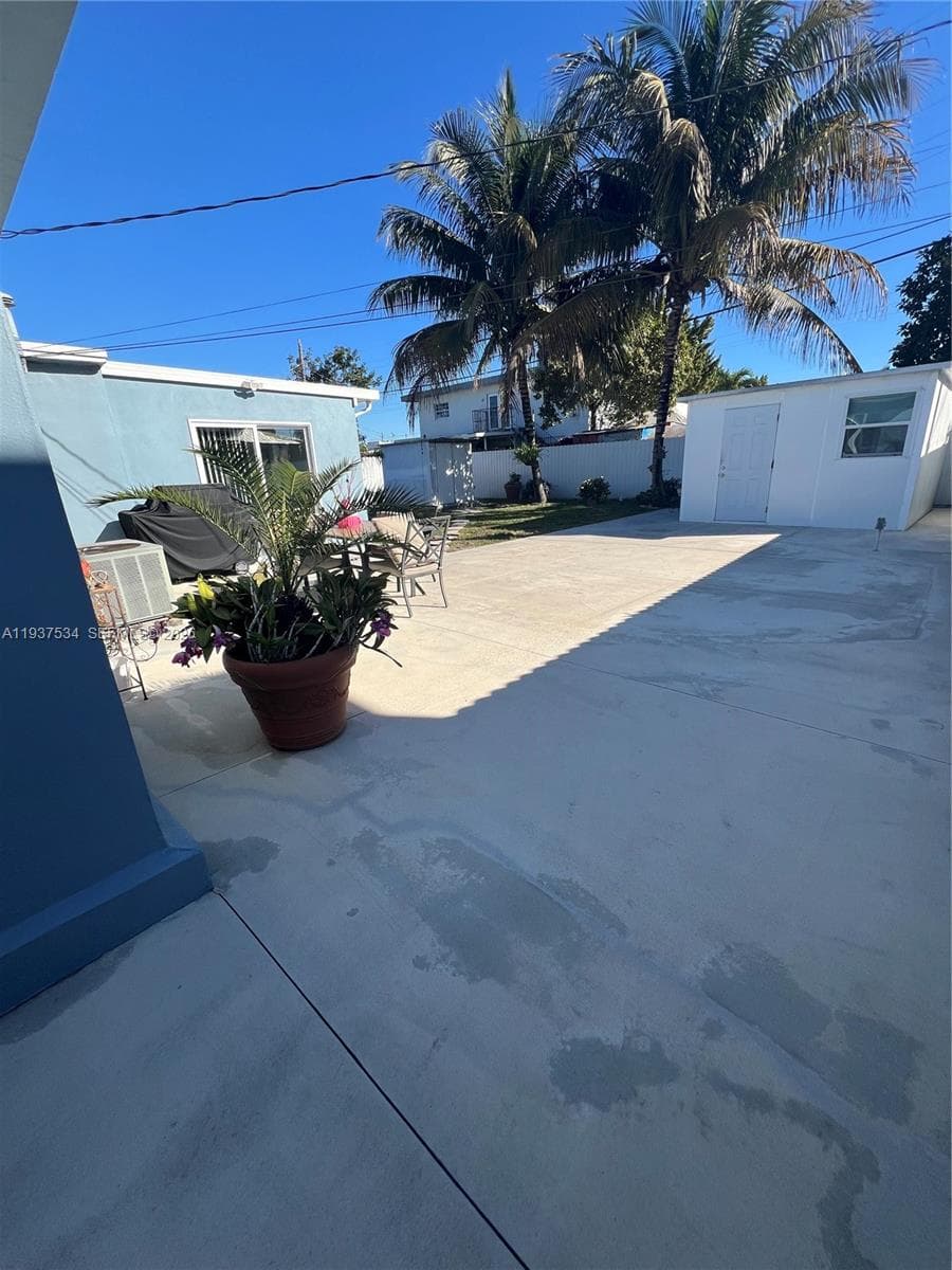 1461 E 9th Ct, Hialeah FL 33010 — 23