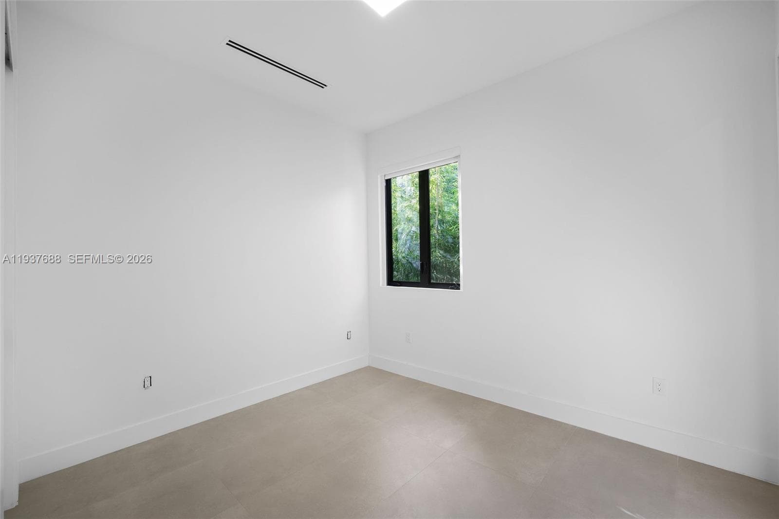 3063 Elizabeth St, Miami FL 33133 — 23
