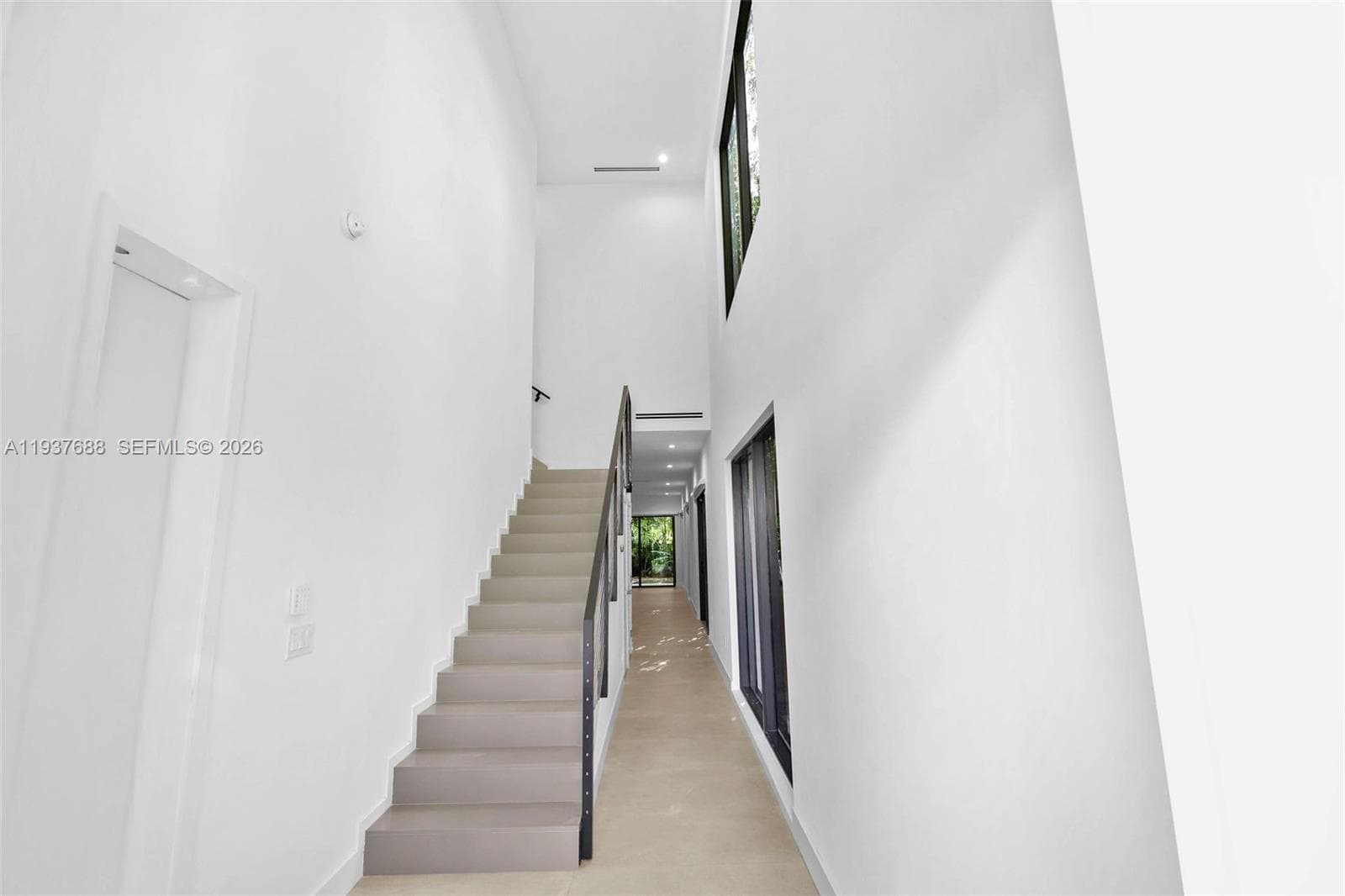 3063 Elizabeth St, Miami FL 33133 — 16