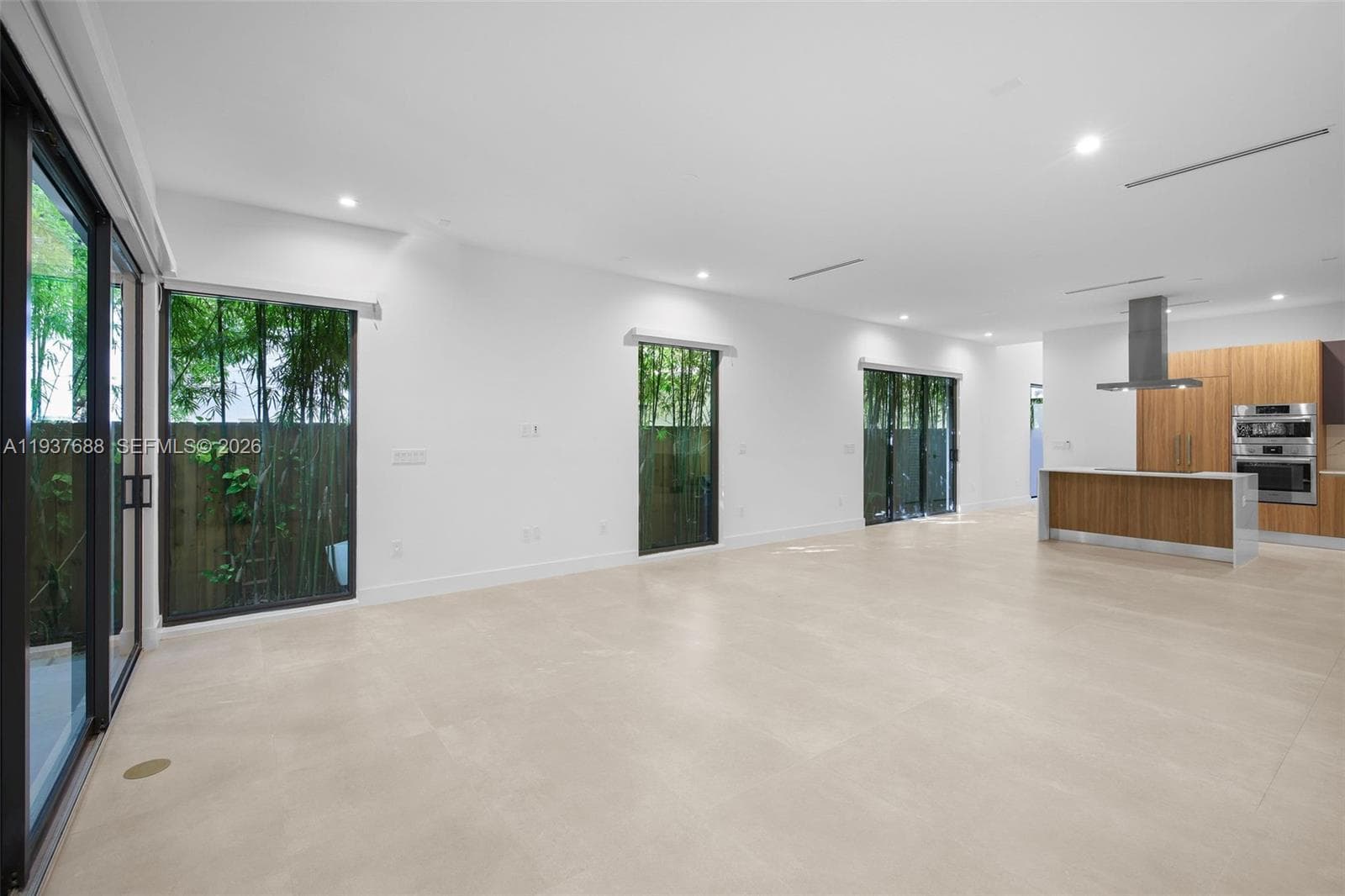 3063 Elizabeth St, Miami FL 33133 — 7