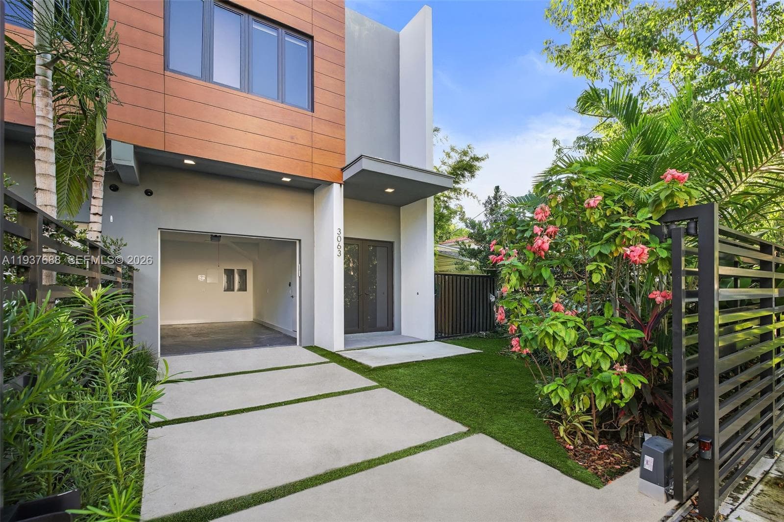 3063 Elizabeth St, Miami FL 33133 — 34
