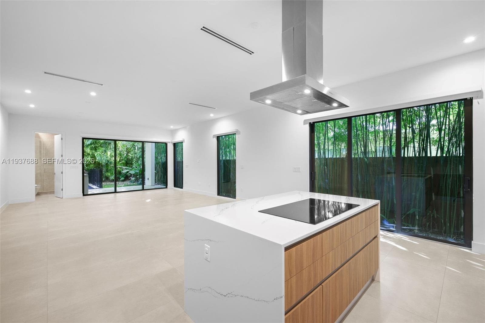 3063 Elizabeth St, Miami FL 33133 — 10
