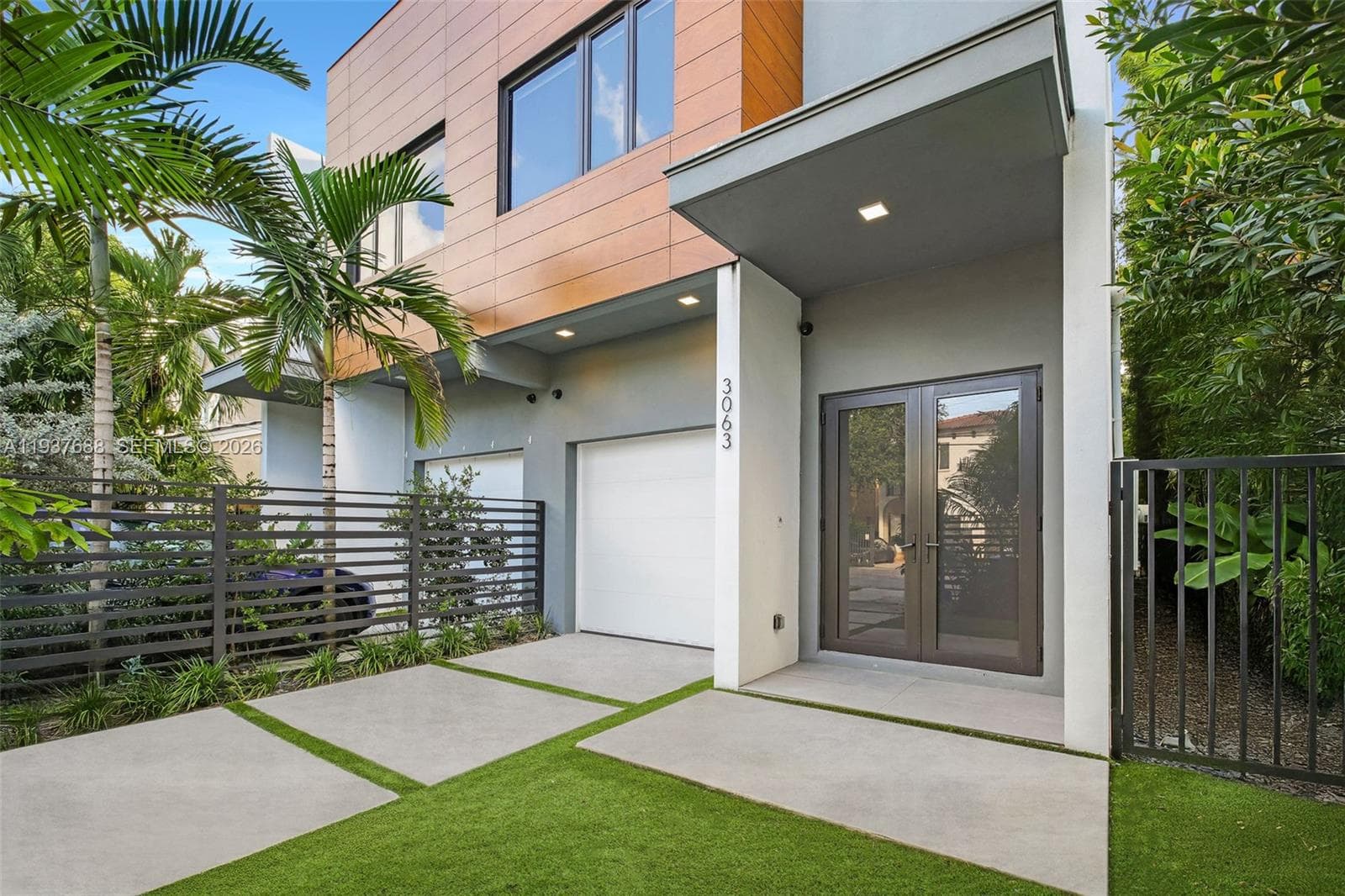 3063 Elizabeth St, Miami FL 33133 — 33