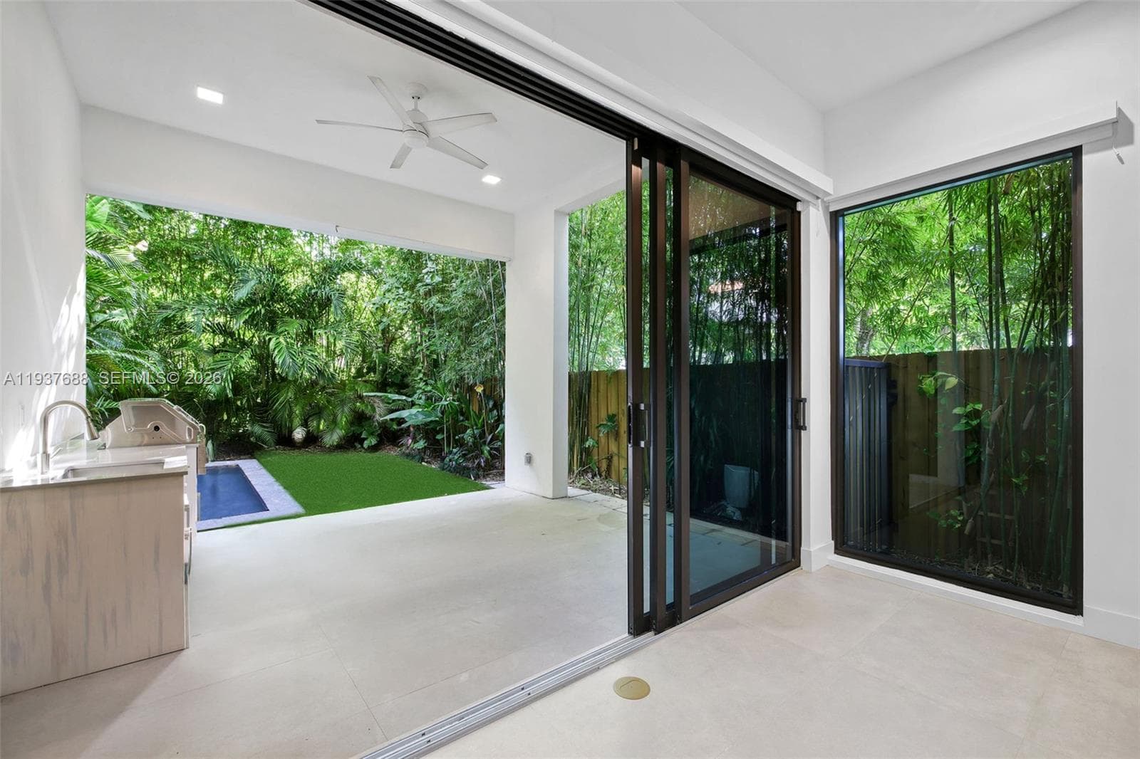 3063 Elizabeth St, Miami FL 33133 — 11