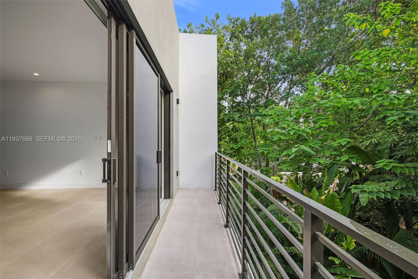 3063 Elizabeth St, Miami FL 33133 — 19