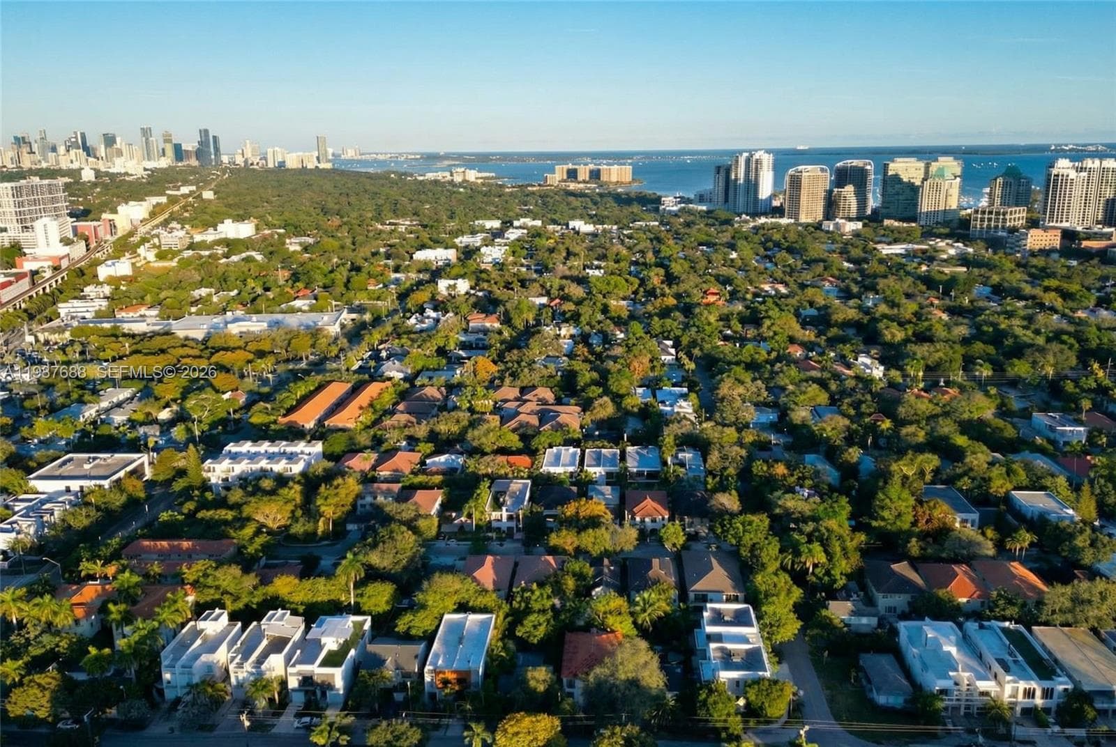 3063 Elizabeth St, Miami FL 33133 — 35