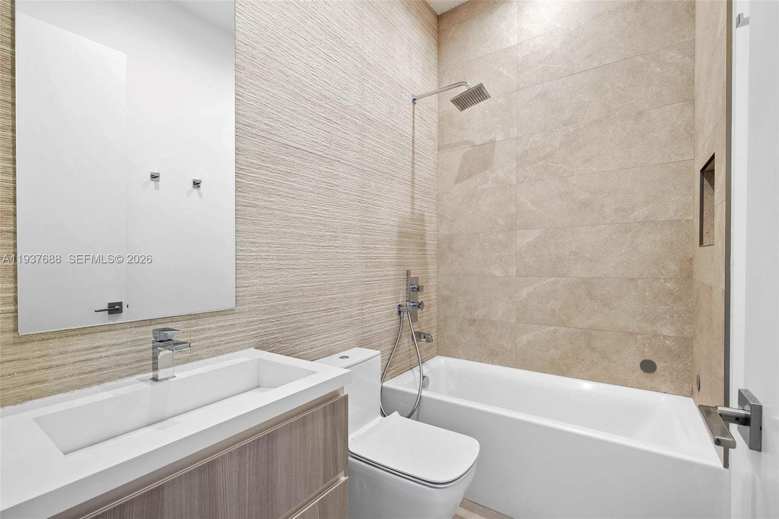 3063 Elizabeth St, Miami FL 33133 — 31