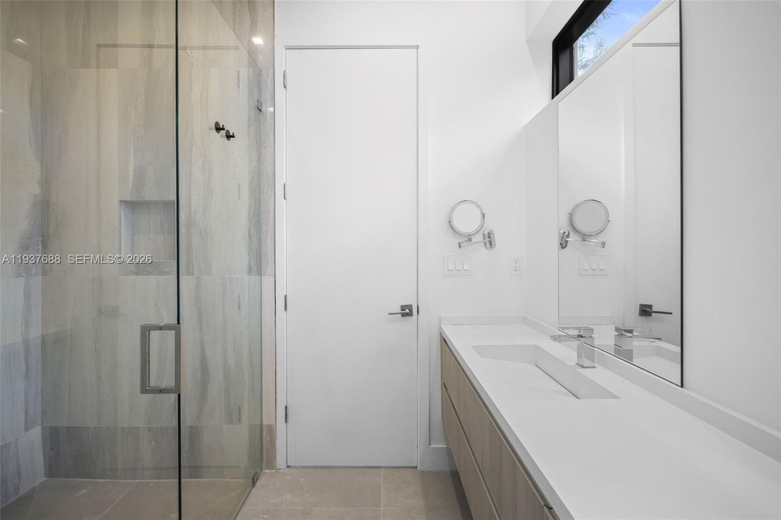3063 Elizabeth St, Miami FL 33133 — 21