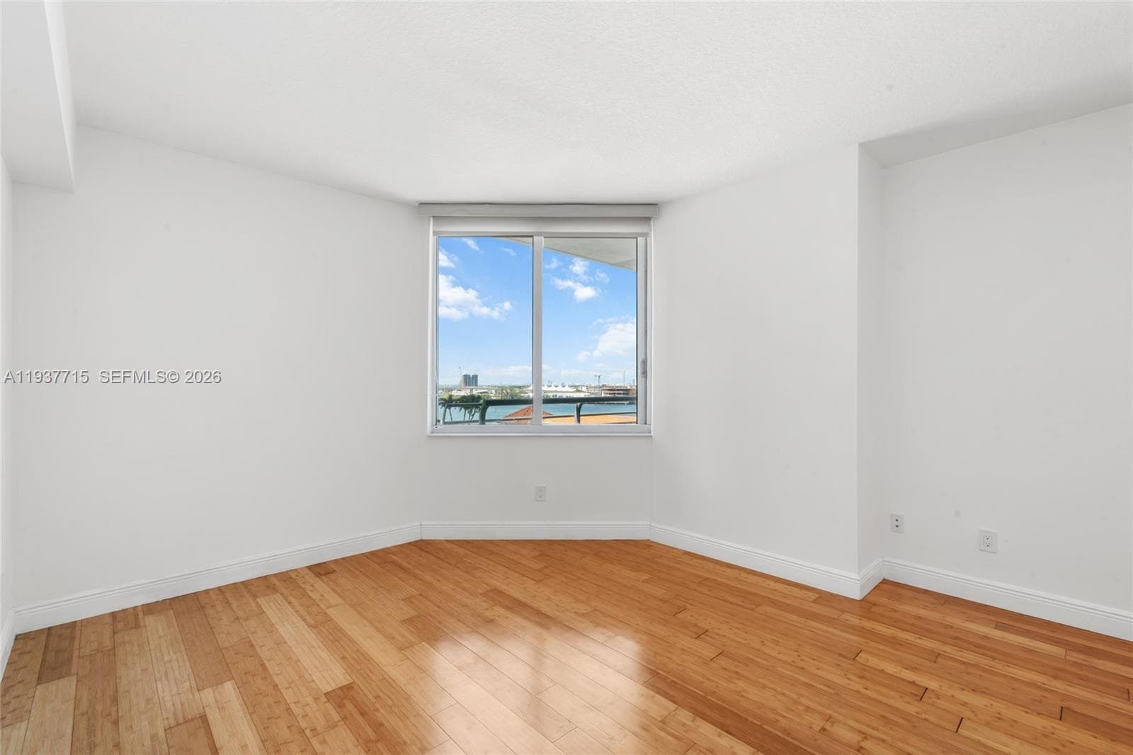 335 S Biscayne Blvd # 908, Miami FL 33131 — 17